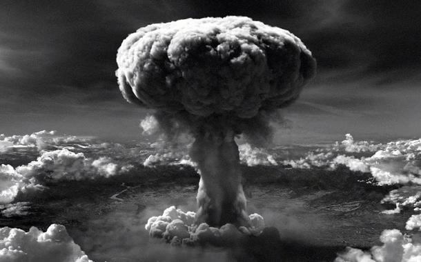 Bomba atômica jogada em Hiroshima pelos EUA em 1945 Bomba atômica jogada em Hiroshima pelos EUA em 1945