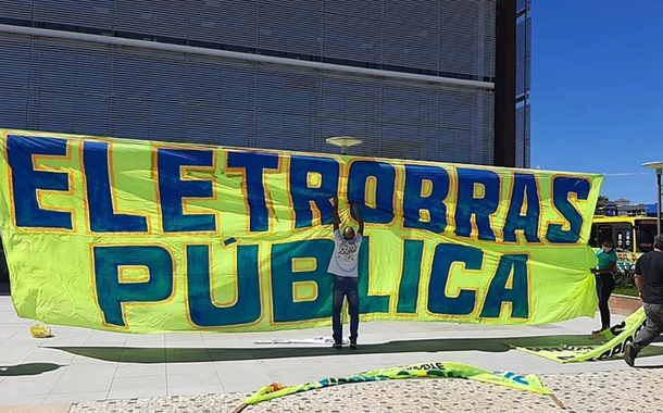 Deputados do PT tentam barrar venda da Eletrobrás no apagar das luzes do governo Bolsonaro