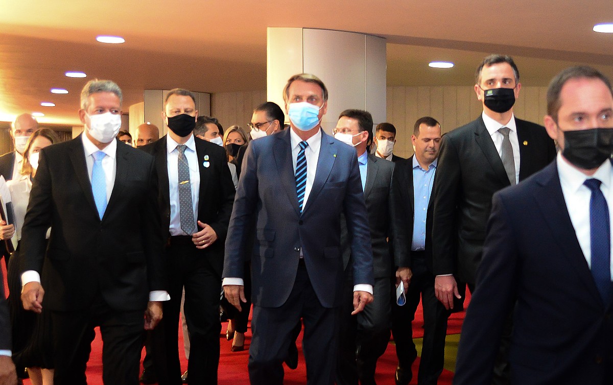 Bolsonaro no Congresso Nacional na abertura do ano legislativo 2022 (Foto: Nilson Bastian /Câmara dos Deputados) www.brasil247.com - Bolsonaro no Congresso Nacional na abertura do ano legislativo 2022