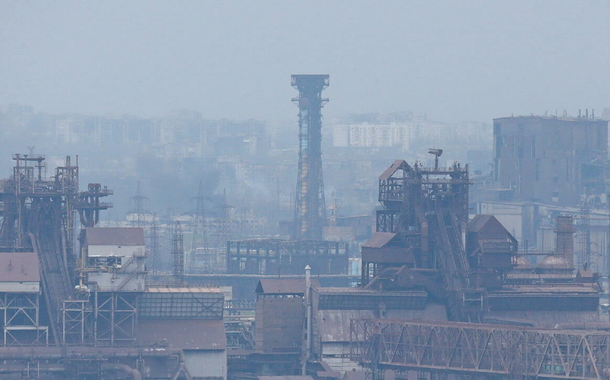 Em reunião com Putin, ministro da Defesa da Rússia afirma que Mariupol está sob controle do Exército