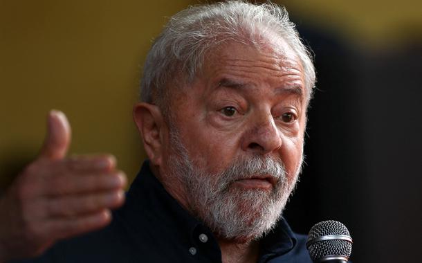 Ex-presidente Luiz Inácio Lula da Silva discursa durante evento em São Paulo 21/04/2022 (Foto: REUTERS/Carla Carniel) Ex-presidente Luiz Inácio Lula da Silva discursa durante evento em São Paulo 21/04/2022