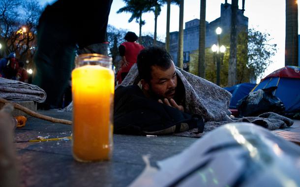 Frente fria coloca em risco moradores de rua e populações vulneráveis