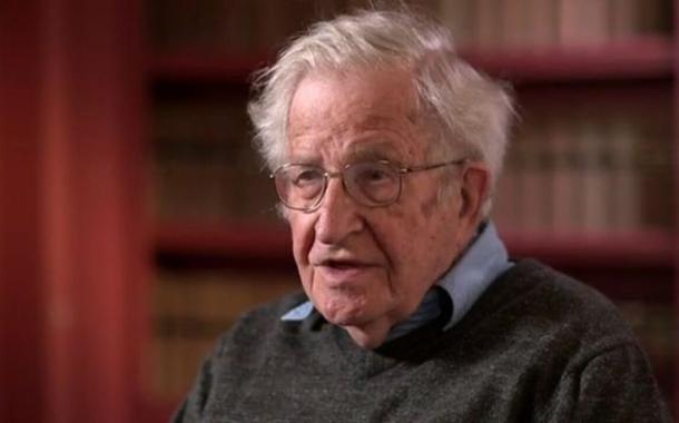 Noam Chomsky (Foto: Reprodução/BBC) Noam Chomsky