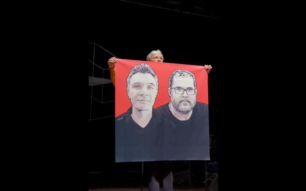 Em show em Brasília, Caetano Veloso homenageia Bruno e Dom e questiona: 