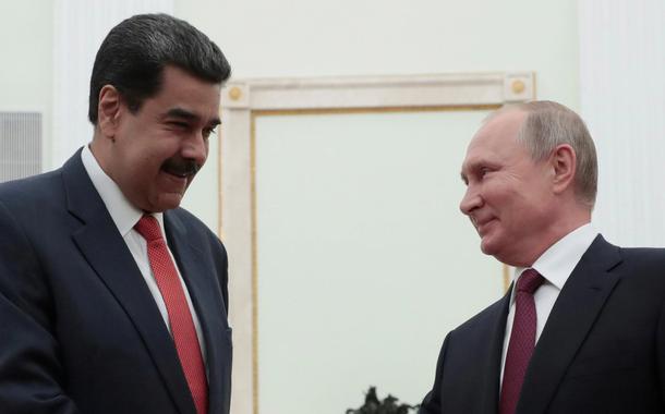 Nicolás Maduro e Vladimir Putin (Foto: Sergei Chirikov/Reuters) Nicolás Maduro e Vladimir Putin