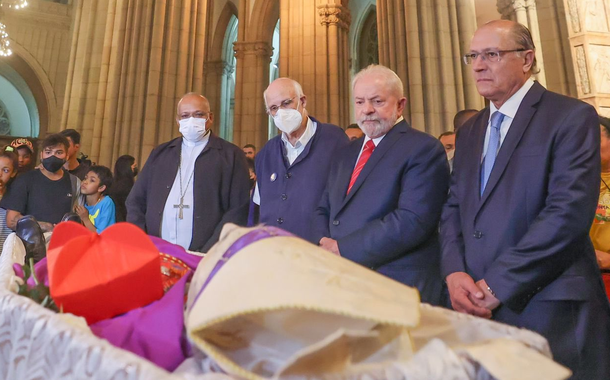 Lula se despede de dom Cláudio Hummes