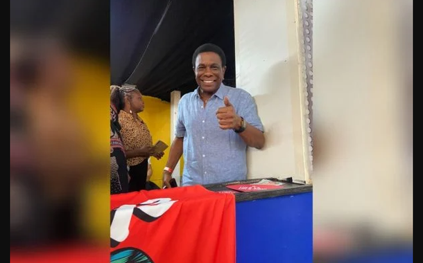 Após briga com Lula, Neguinho da Beija-Flor prestigia petista no RJ