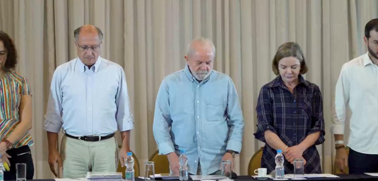 Geraldo Alckmin, Lula e Gleisi Hoffmann (Foto: Reprodução/Twitter/@LulaOficial) www.brasil247.com - Geraldo Alckmin, Lula e Gleisi Hoffmann