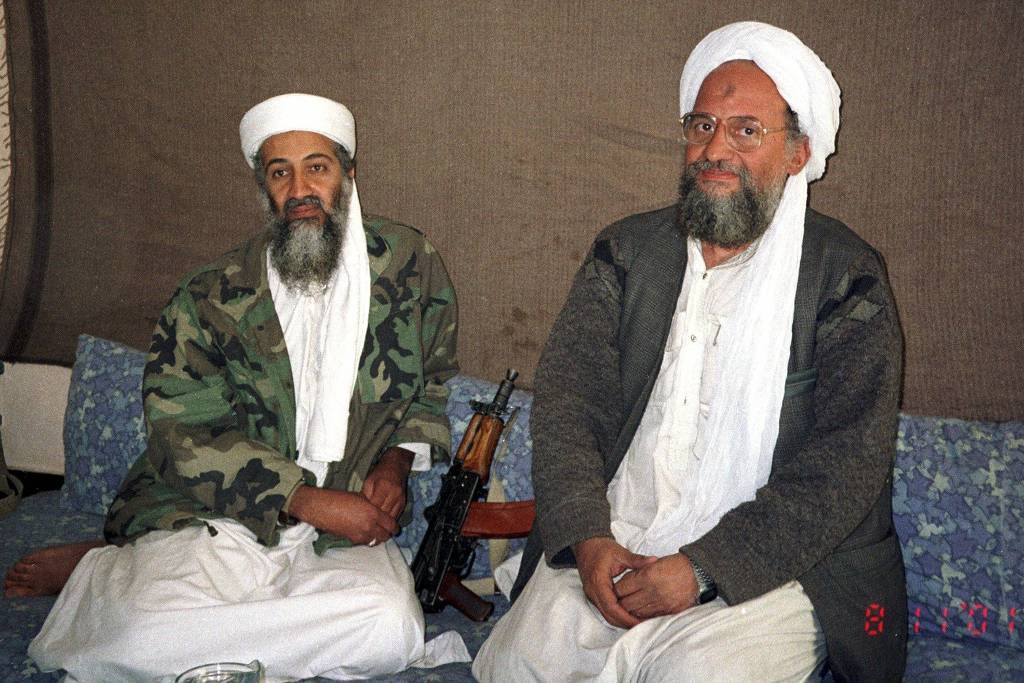 Ayman al-Zawahiri ao lado de Osama bin Laden (Foto: Reuters) www.brasil247.com - Ayman al-Zawahiri ao lado de Osama bin Laden