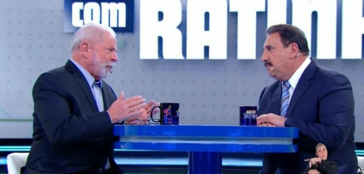 Luiz Inácio Lula da Silva e o apresentador Ratinho (Foto: Reprodução) www.brasil247.com - Luiz Inácio Lula da Silva e o apresentador Ratinho
