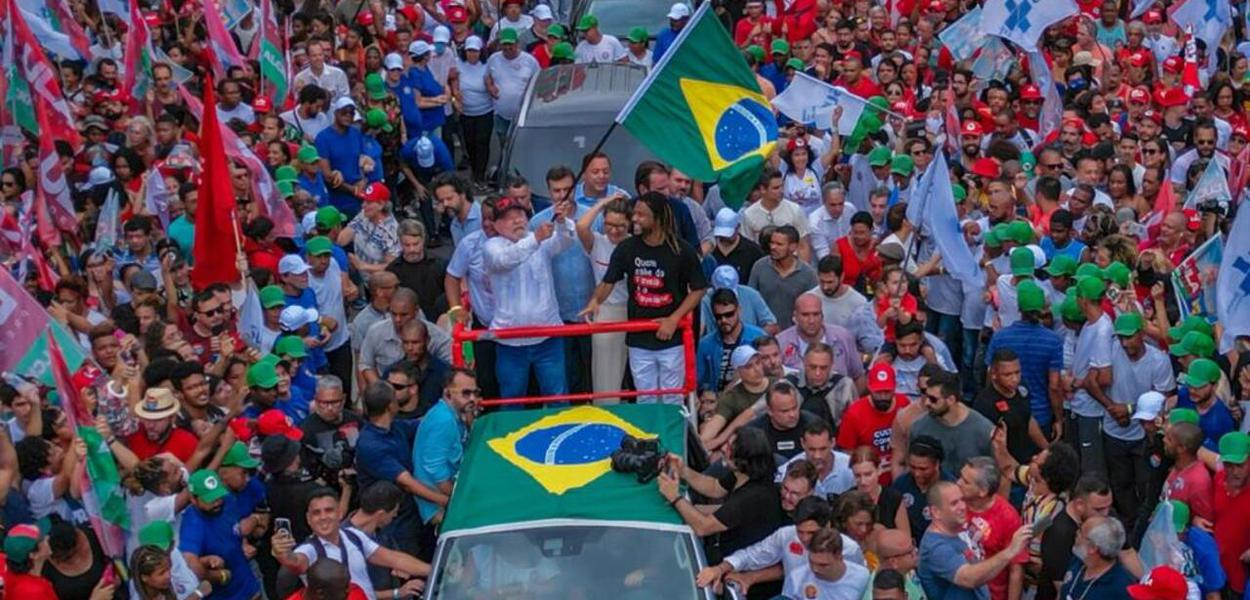 www.brasil247.com - Lula no Complexo do Alemão