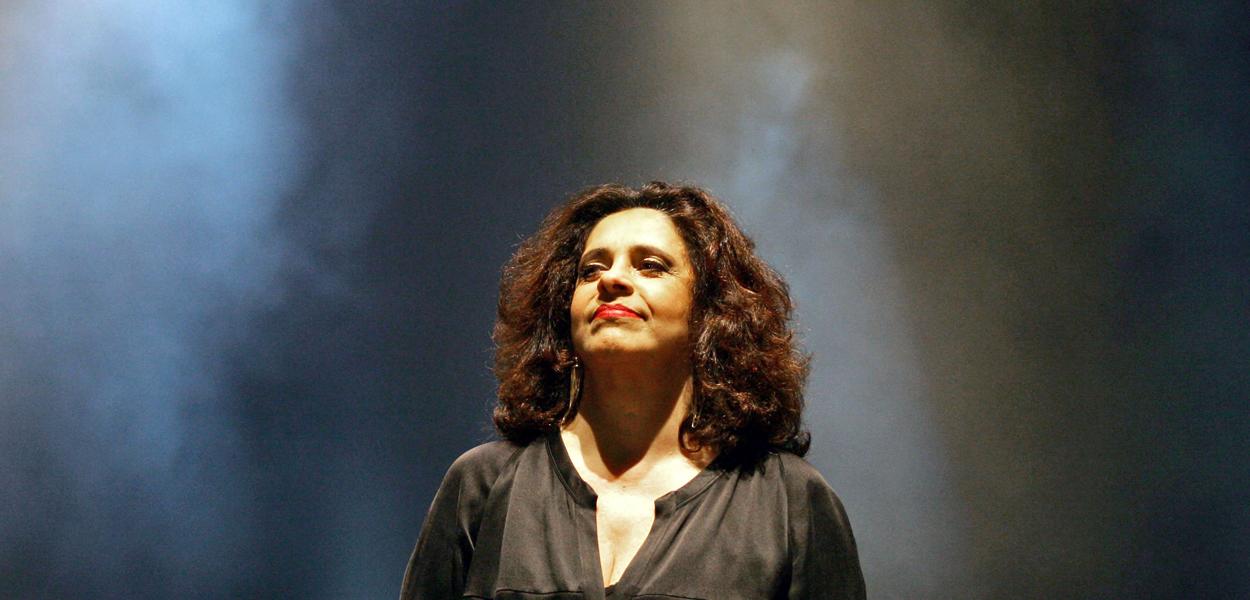 Gal Costa em apresentação em Vigo, na Espanha, em julho de 2006 18/julho/2006 (Foto: Miguel Vidal/Reuters) www.brasil247.com - Gal Costa em apresentação em Vigo, na Espanha, em julho de 2006 18/julho/2006