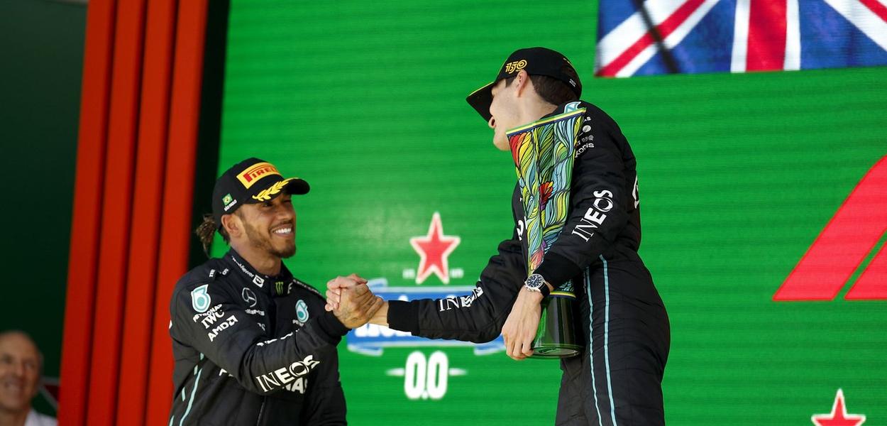 Lewis Hamilton e George Russell (Foto: Jiri Krenek) www.brasil247.com - Lewis Hamilton e George Russell