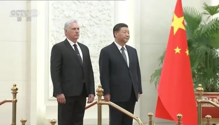 Díaz-Canel e Xi Jinping (Foto: CCTV / Reuters) www.brasil247.com - Díaz-Canel e Xi Jinping