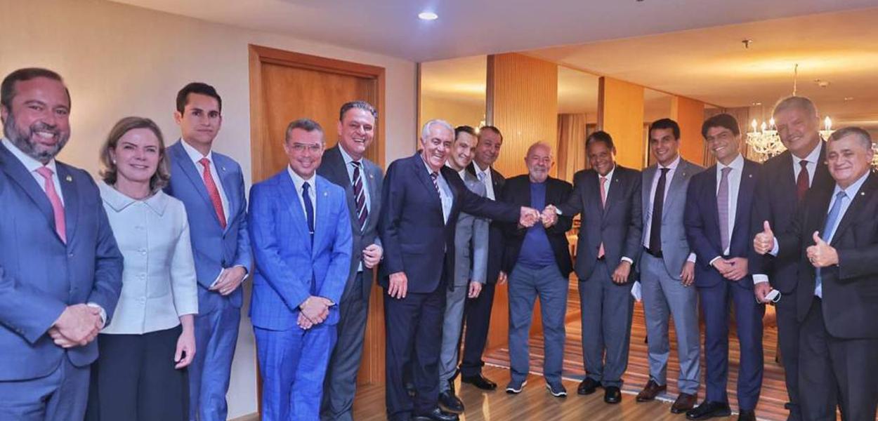 Encontro do presidente eleito Luiz Inácio Lula da Silva com parlamentares do PSD em Brasília (DF) (Foto: Cláudio Kbene (Divulgação)) www.brasil247.com - Encontro do presidente eleito Luiz Inácio Lula da Silva com parlamentares do PSD em Brasília (DF)