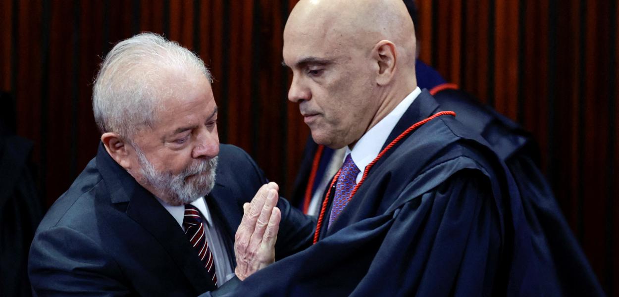 Luiz Inácio Lula da Silva (à esq.) e Alexandre de Moraes (Foto: UESLEI MARCELINO - REUTERS) Luiz Inácio Lula da Silva (à esq.) e Alexandre de Moraes