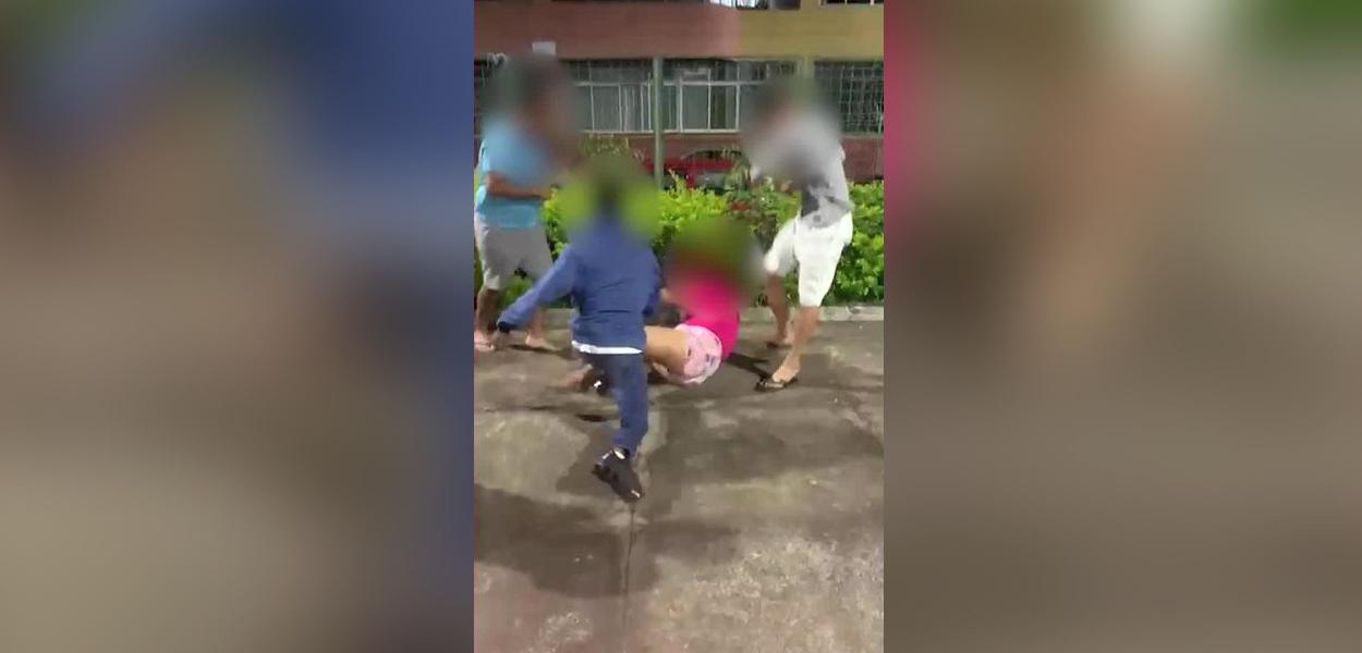 Mulher trans é espancada por homens em Belo Horizonte - Brasil 247