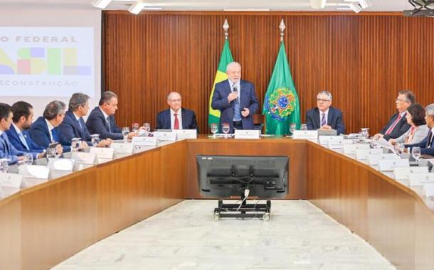 Alckmin, Lula e Padilha em reunião com governadores (Foto: Ricardo Stuckert) Alckmin, Lula e Padilha em reunião com governadores