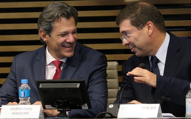 Ministro Fernando Haddad na Fiesp junto ao presidente da entidade, Josué Gomes (Foto: Rovena Rosa/Agência Brasil) Ministro Fernando Haddad na Fiesp junto ao presidente da entidade, Josué Gomes