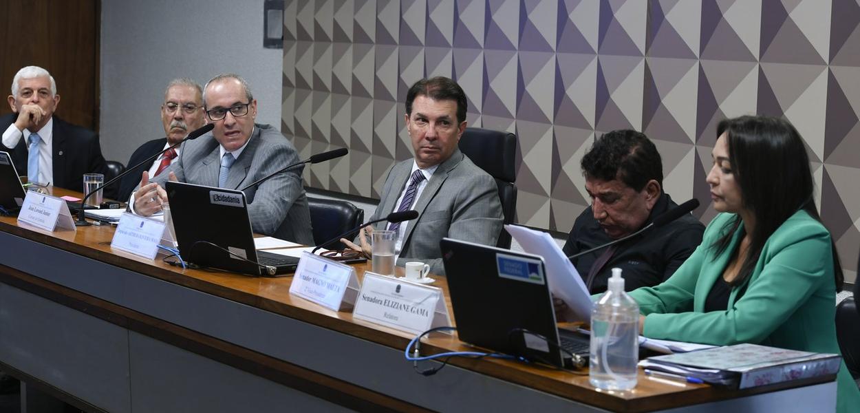 Coronel do Exército Jean Lawand Junior em depoimento à CPMI dos Atos Golpistas (Foto: Edilson Rodrigues/Agência Senado) Coronel do Exército Jean Lawand Junior em depoimento à CPMI dos Atos Golpistas