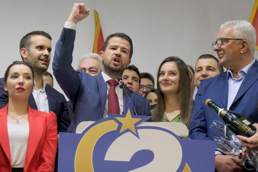 NEKAD BILI ZAJEDNO: (Foto: Milatović, Spajić i Mandić slave pobjedu na predsjedničkim izborima)