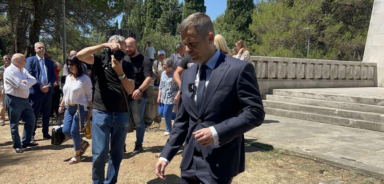 Gradonačelnik Podgorice ne može izbjeći epitete koji su mu upućeni pod Goricom dok mu je Nikolaj Velimirović duhovna vodilja (Foto: Portal ETV/D.M.)