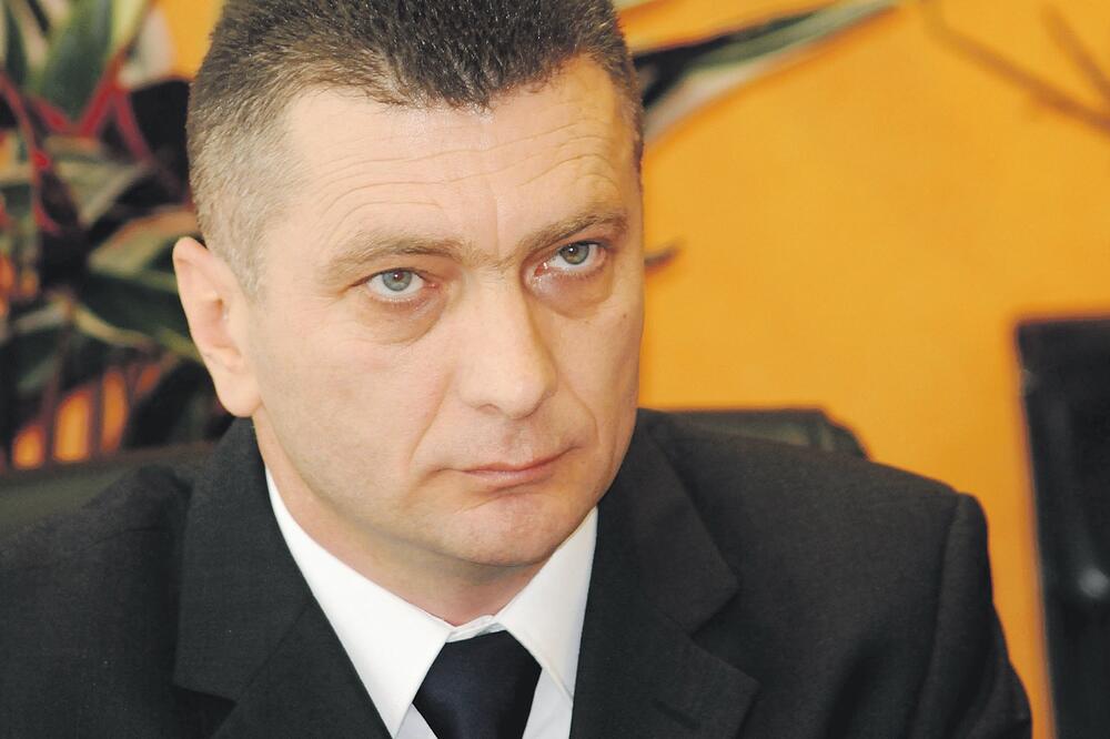 ČOVJEK KOJI SE LAKO ,,PRILAGOĐAVA". Velimir Mićo Furtula, policijski funkcioner