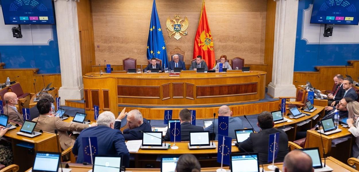 Parlamentarna većina pokušava da uguši ljudska prava u Crnoj Gori