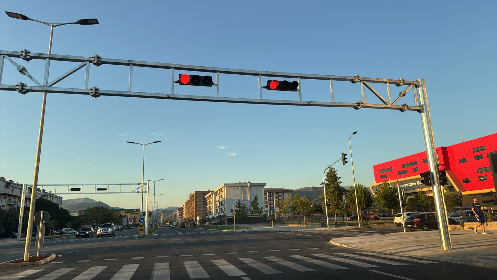 Proradili semafori na novom bulevaru