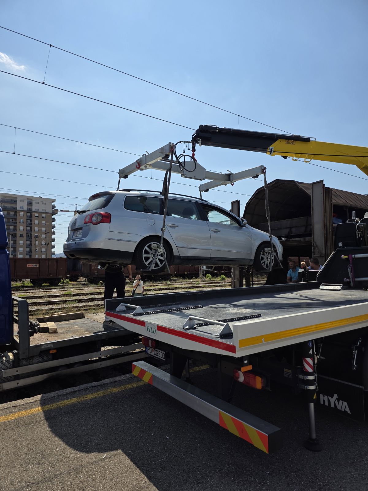 Završen istovar putničkih automobila na Željezničkoj stanici Podgorica (Foto: ŽICG)