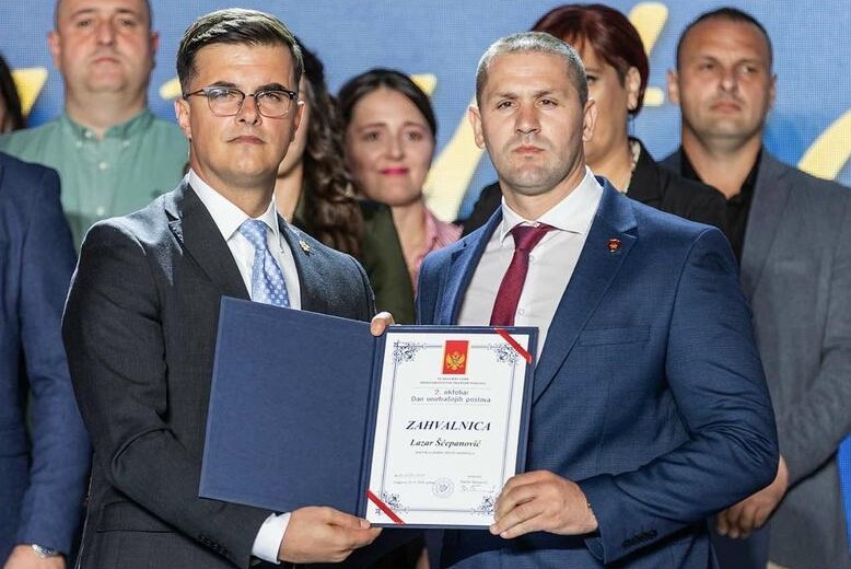 KO ĆE SE KOME ZAHVALITI NA SARADNJI: Danilo Šaranović i Lazar Šćepanović (Foto: UGC)