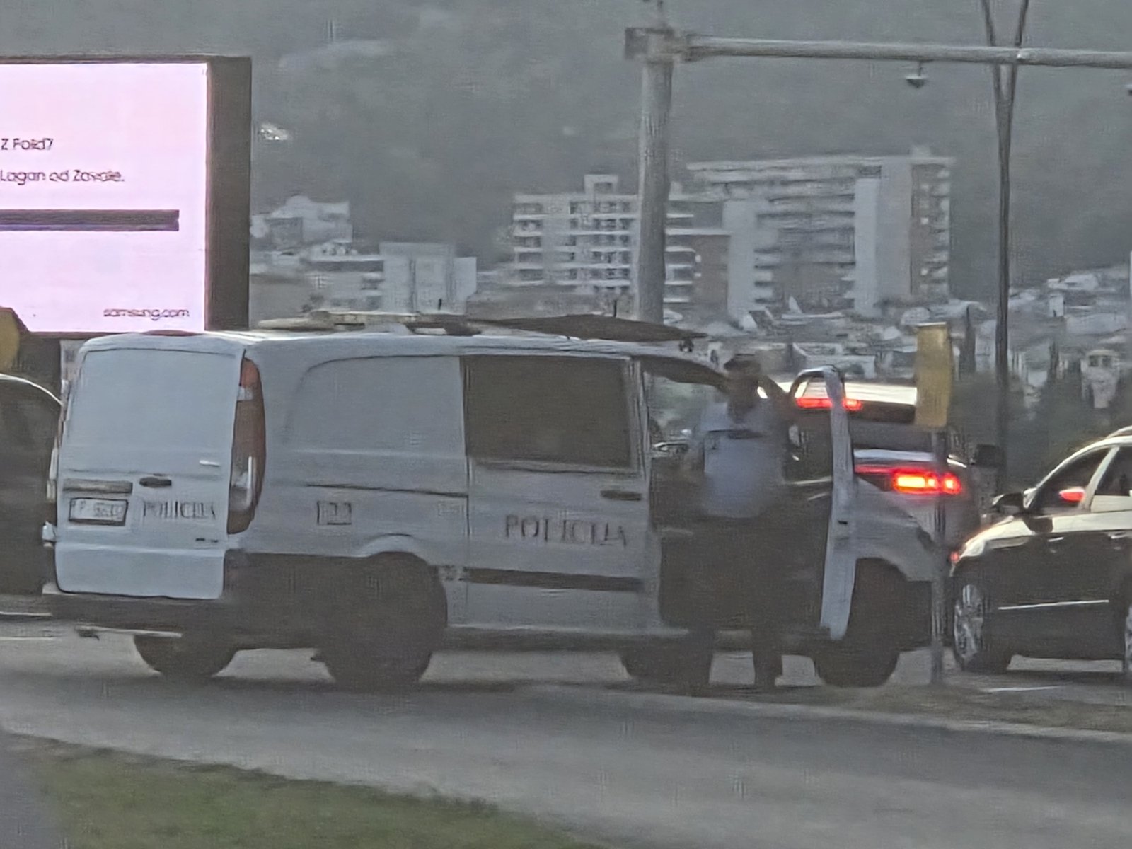 policija