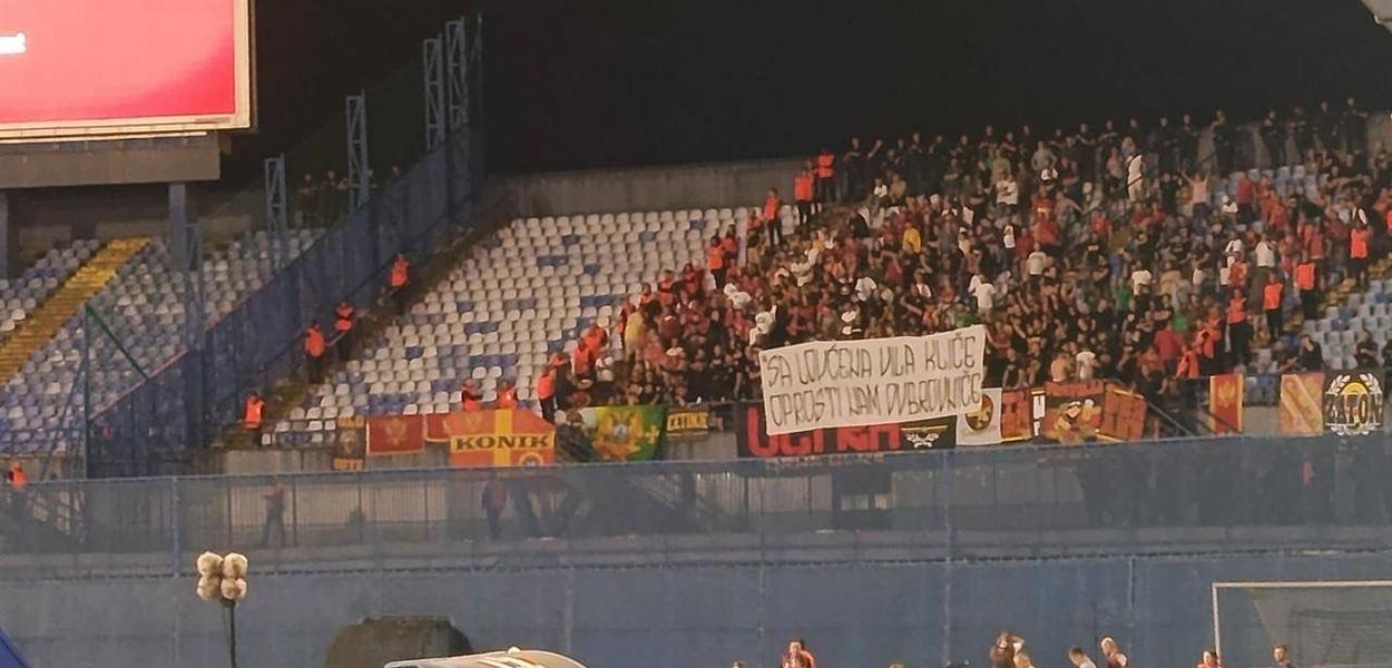 Transparent crnogorskih navijača na Maksimiru (Foto: Tomislav Sokol/X)