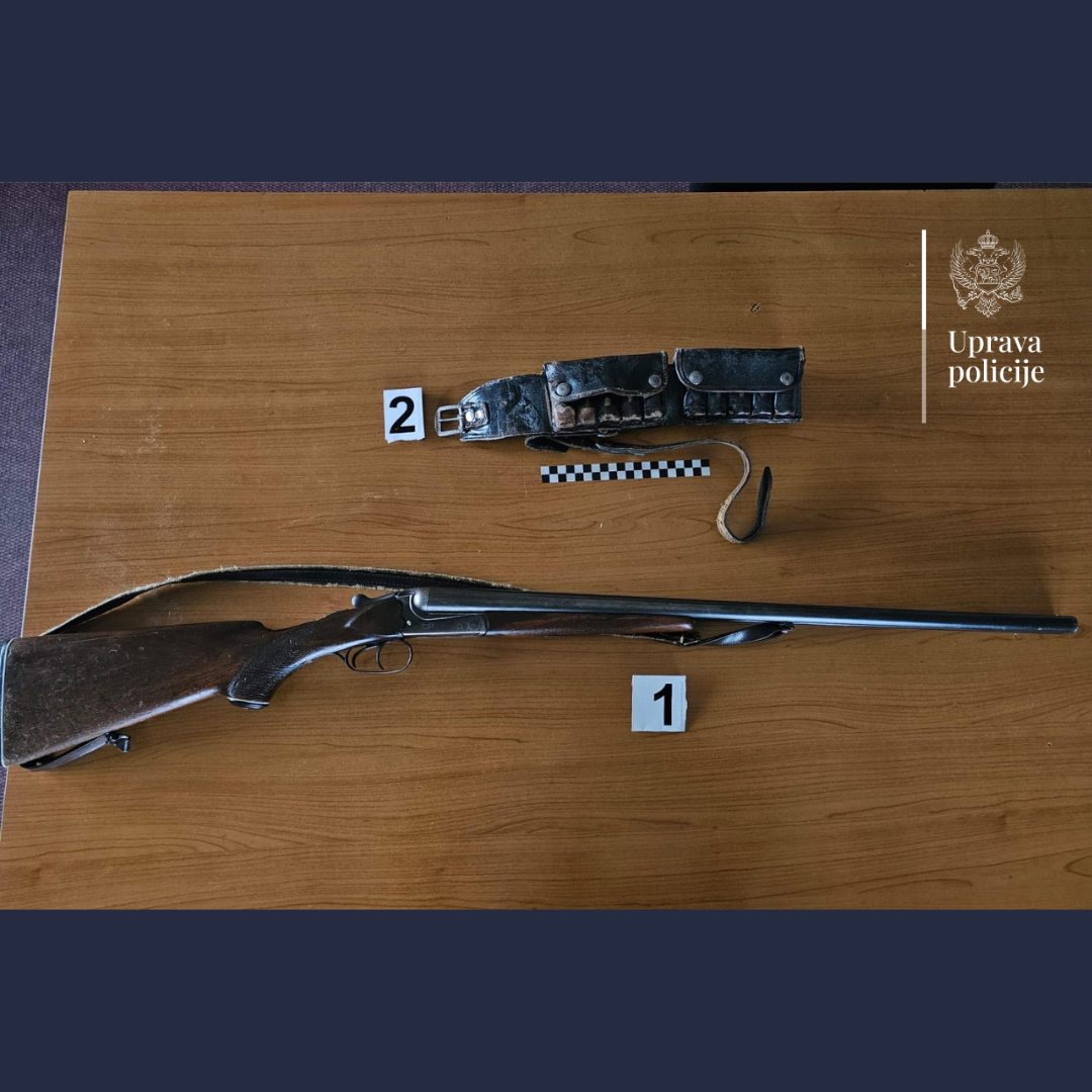Oduzeta puška i municija u Beranama (Foto: Uprava policije)