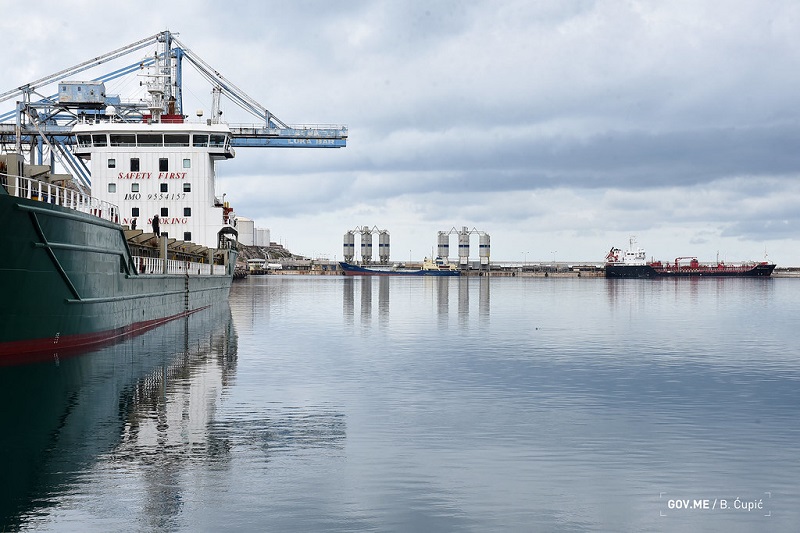 PLAN ZA GRADNJU LNG TERMINALA I GASNIH TERMOELEKTRANA: Luka Bar (Foto: Vlada Crne Gore)