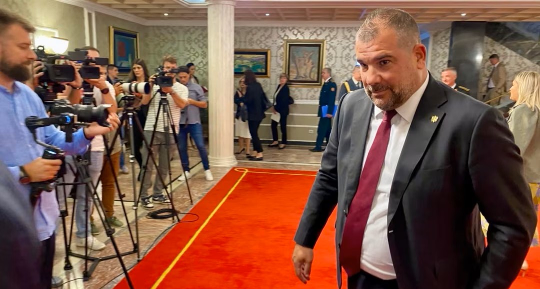 PRITISAK NA KRITIČKE MEDIJE: Ministar Krapović