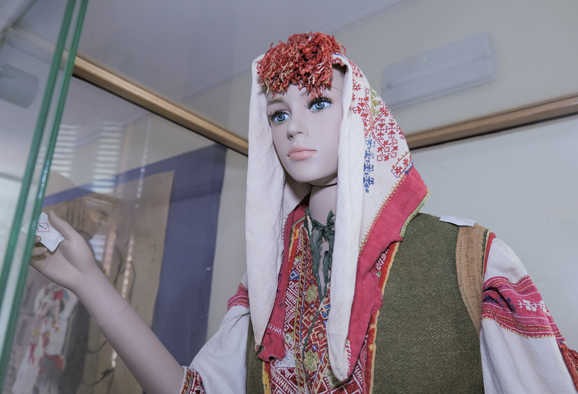 Ženska nošnja iz vremena kada su Crnogorci naselili Peroj