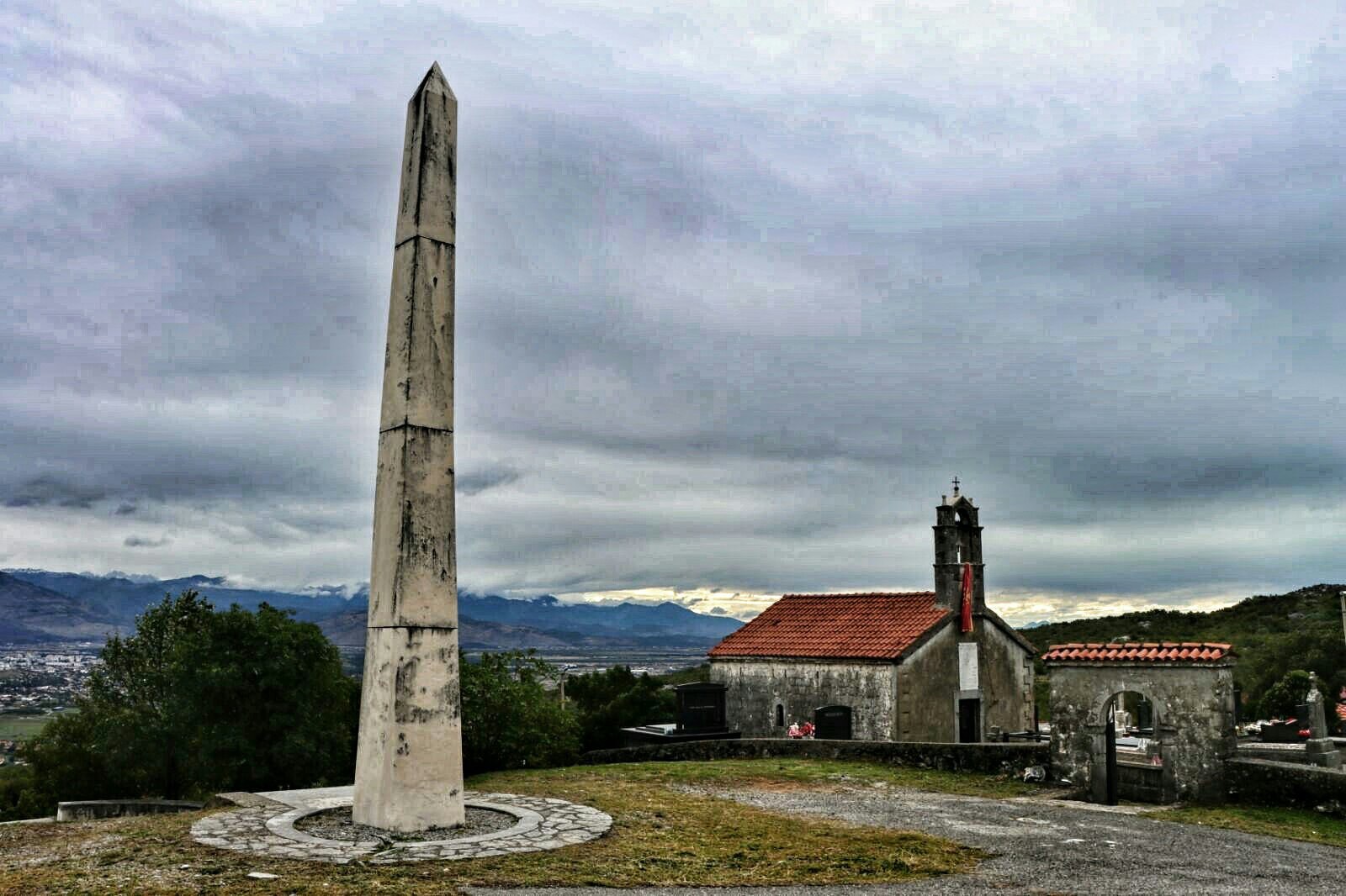 Spomenik 