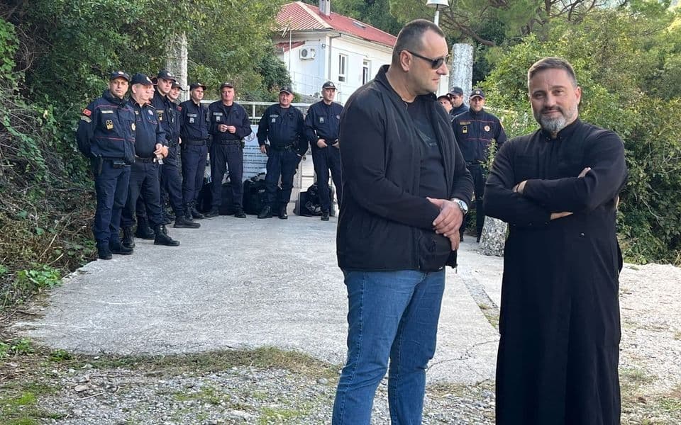 OTKRIO KO JE INSTALIRAO SADAŠNJU VLAST: Pop Mijajlo Backović u Morinju