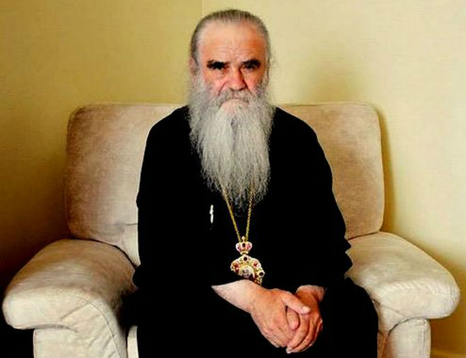 ZNAO ZA ZLOČINE: Amfilohije Radović