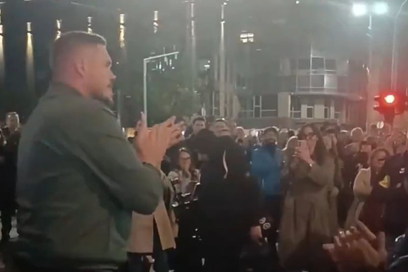 Vladimir Štimac sa građanima u Beogradu (Foto: Stop kadar)