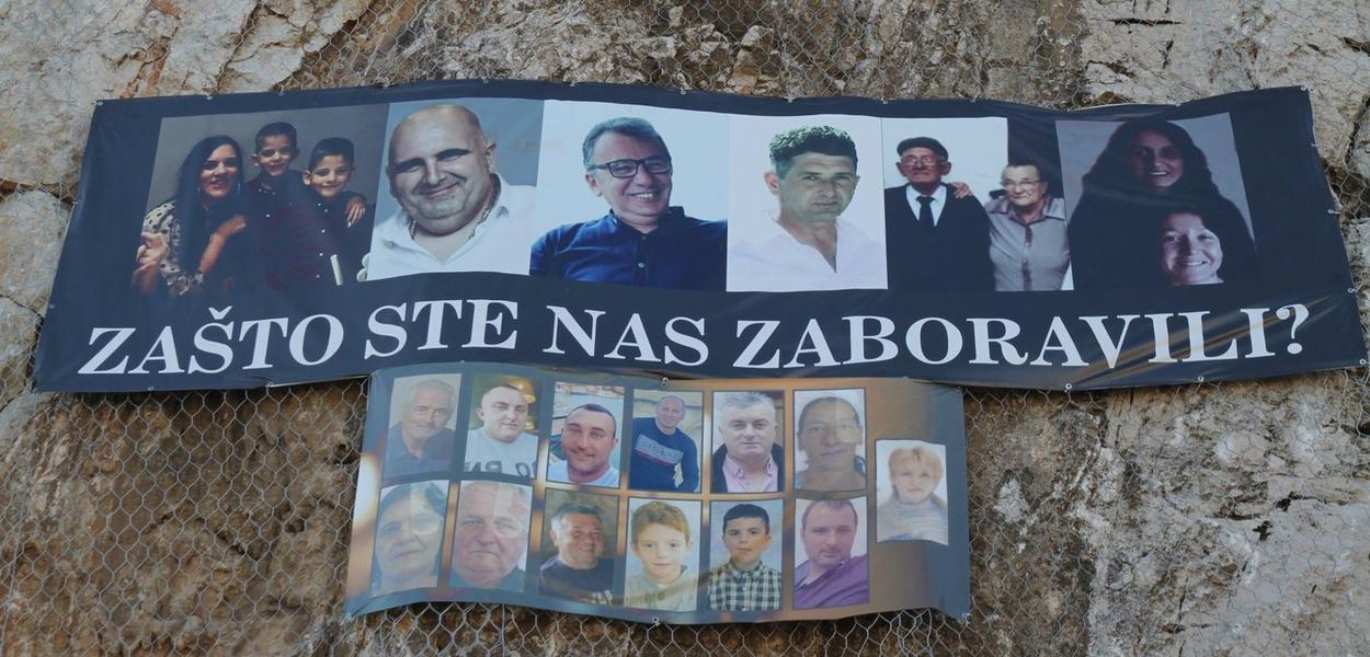 MUČNO PODSJEĆANJE NA ZLO VRIJEME: Plakat na Kruševom ždrijelu (Foto: Portal ETV )
