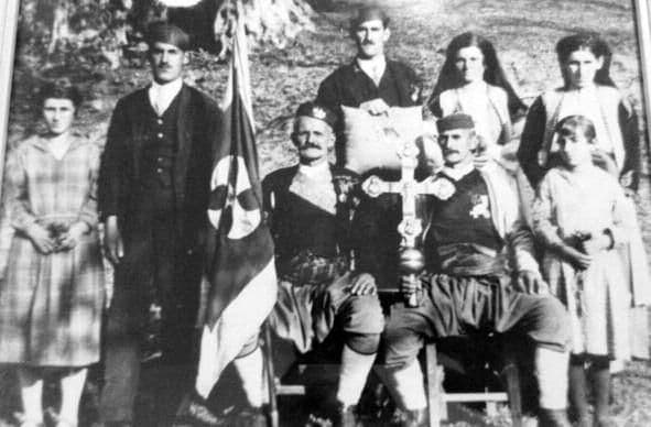 ČUVARI KRSTA I TRADICIJE SUŽIVOTA: Porodica Andrović, kod kojih se čuva krst sedam vjekova