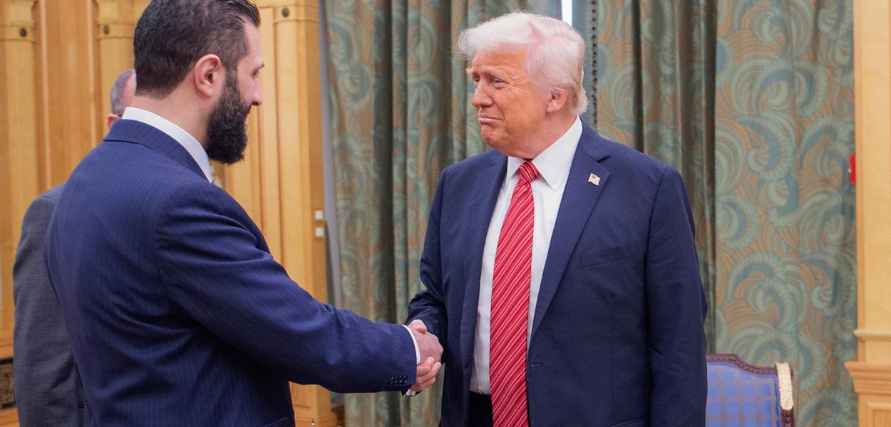 Ahmed al-Šaraa i Donald Tramp (Foto: AP/Saudi Royal Palace)