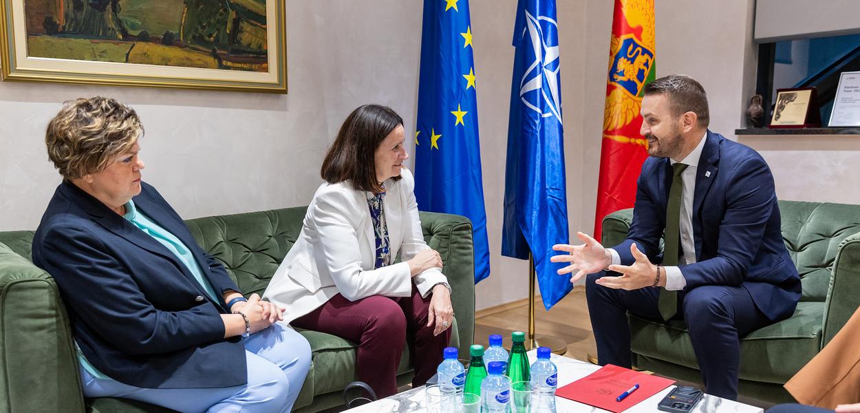 Dukaj na sastanku sa Hrebičkovom i Hrdom (Foto: MJU)