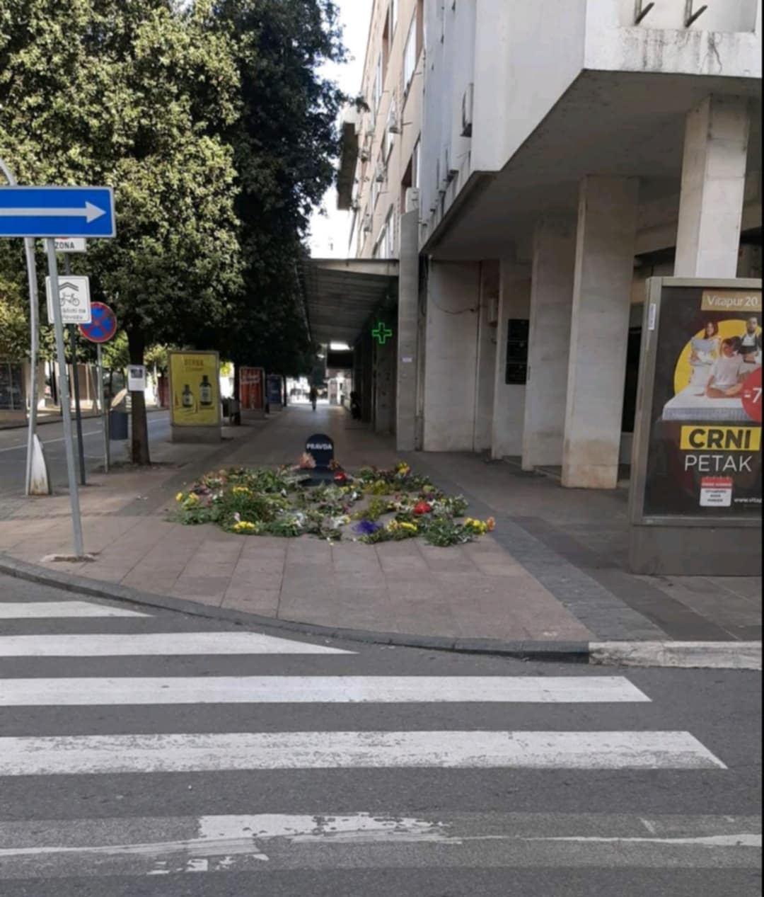 Performans Edina Begzića ispred zgrade tužilaštava