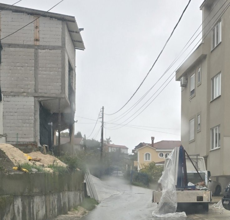 Komunalna inspektorka Samardžić neometano gradi „na divlje“