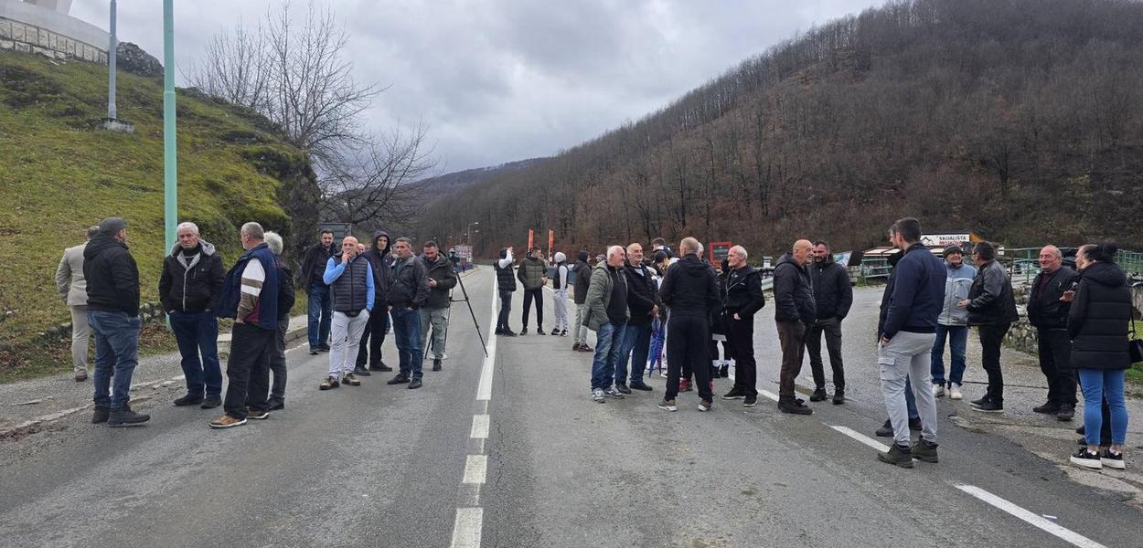 Sa protesta (Foto: ETV/Arnela Hajdarpašić)