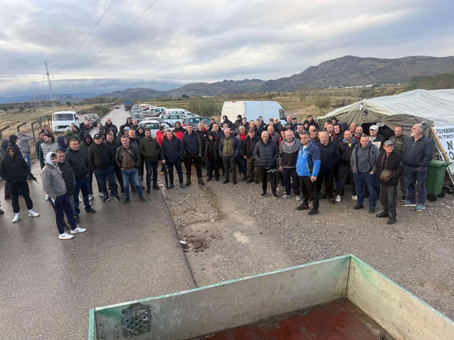 Okupljeni u Botunu (Foto: RTCG)