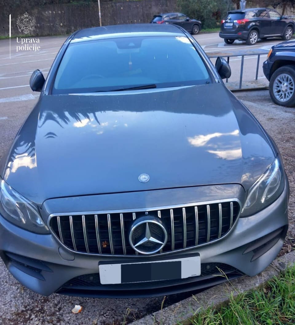 zaplijenjeni novac i vozilo